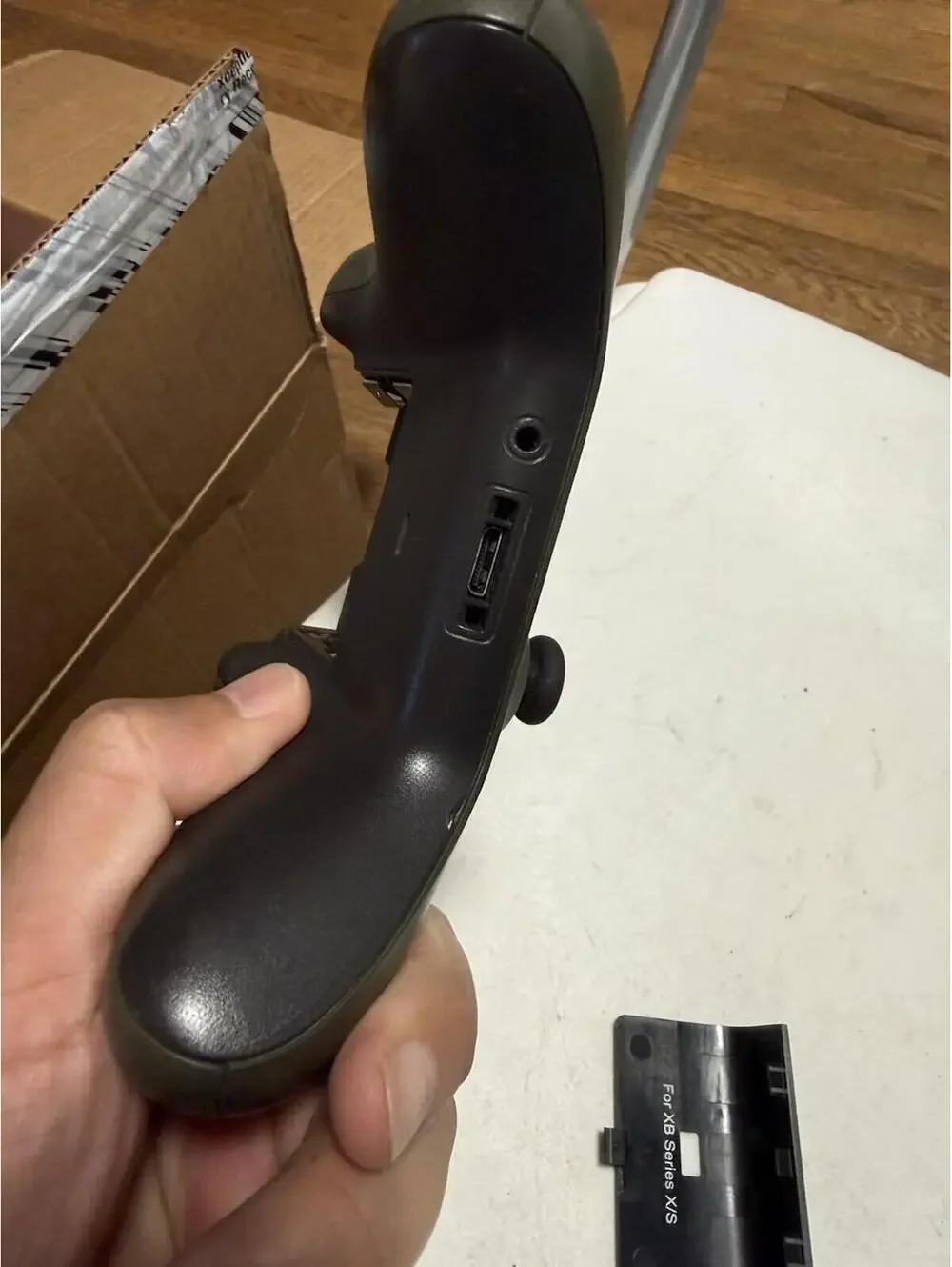 Xbox One Wireless Controller ,Green , Good Condition, Battery Cover Broke ( Read